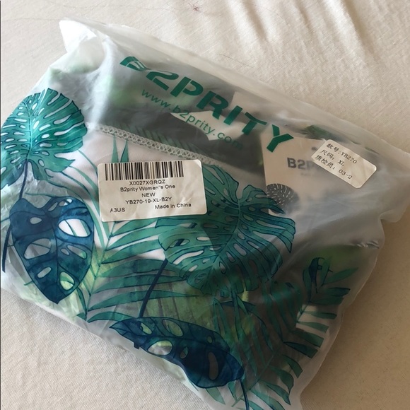 SOLD—- NEW sizeXL Halter One Piece Swimsuit - Picture 5 of 9